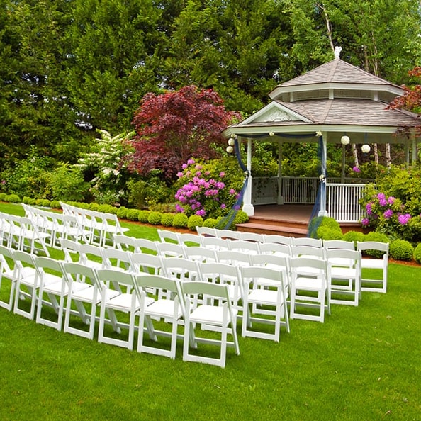 our wedding & event trailers come equipped with restroom facilities, air conditioning, and sound systems